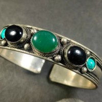 Green and Black Onyx Stone Gypsy Tribal Bangle Cuff BRACELET Nepal Jewelry